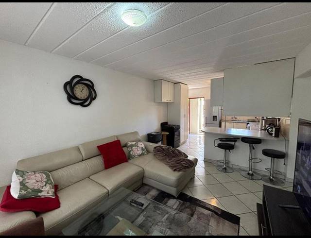 3 BEDROOM TOWNHOUSE FOR SALE IN VERWOERDPARK